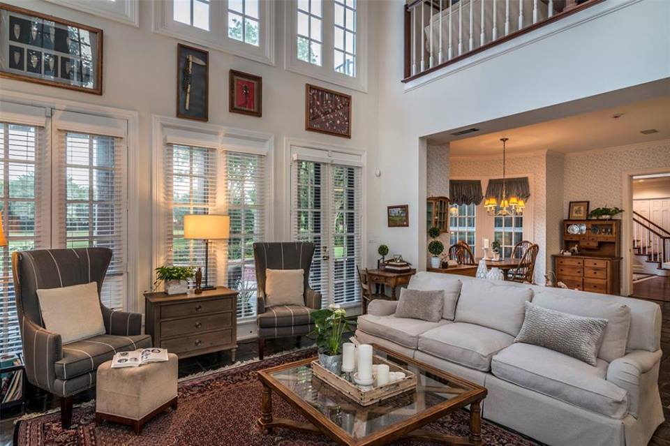 1918 Orchard Country Lane Living Room C